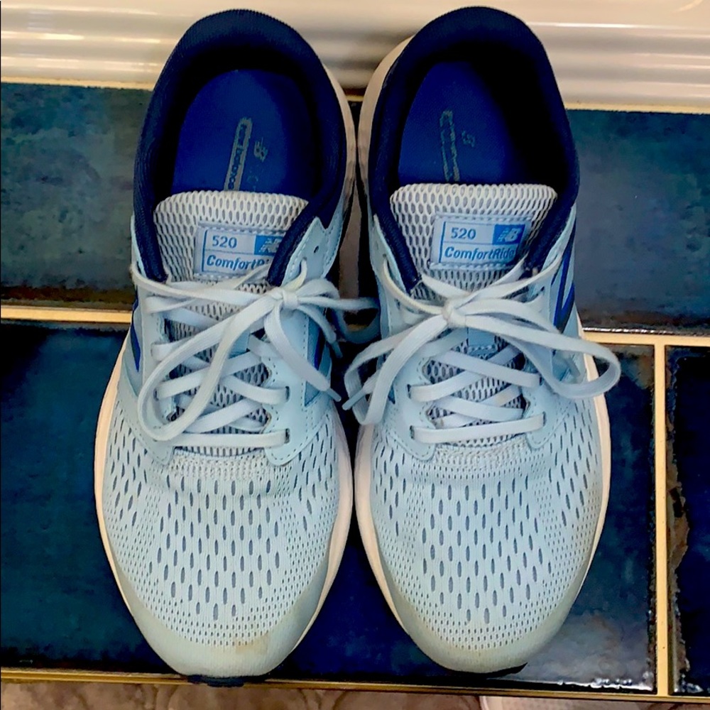New balance tennis shoes